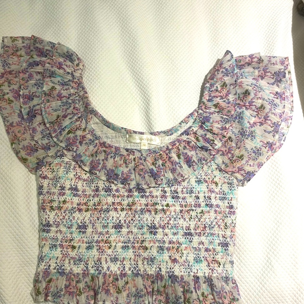 XS floral love shack fancy top with ruffled sleeves